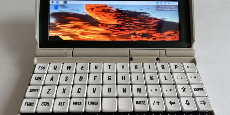 DIY-Laptop verwendet mechanische Tastatur und Teile für Game Boy und Raspberry Pi