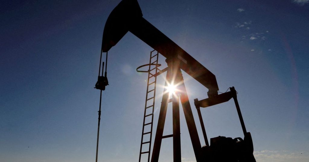 Der Ölpreis pendelt sich aufgrund der Spannungen zwischen der Ukraine und Russland in der Nähe eines Siebenjahreshochs ein