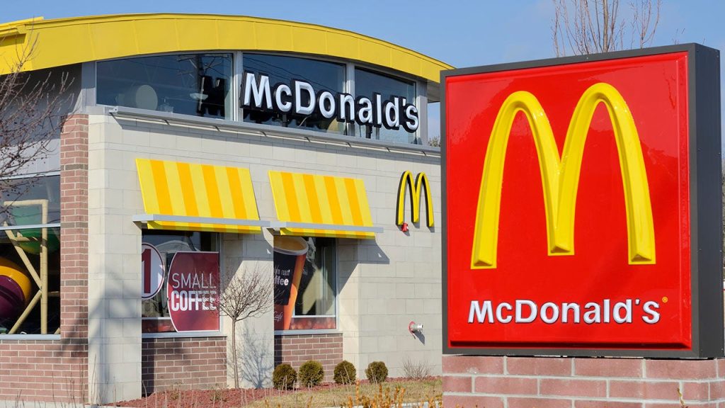 Aufrufe zum Boykott von McDonald's und anderen Marken nach der russischen Invasion in der Ukraine