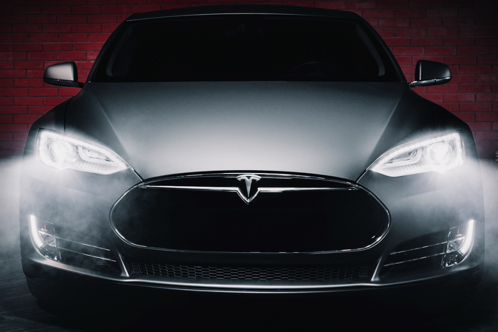 Die Tesla-Aktie befand sich in einem Abwärtstrend: So wurde sie gehandelt