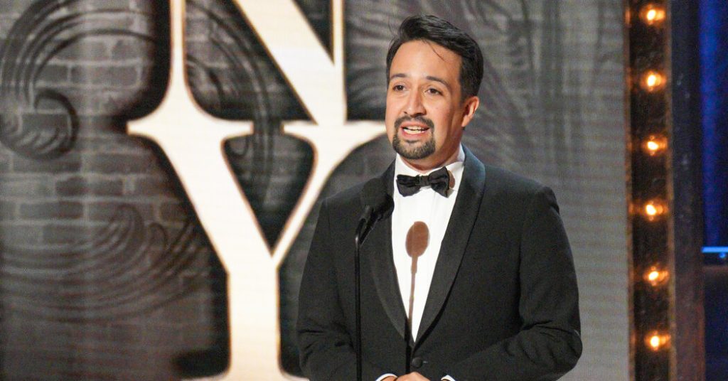 Lin-Manuel Miranda wird Oscars verpassen, nachdem seine Frau positiv auf Viren getestet wurde