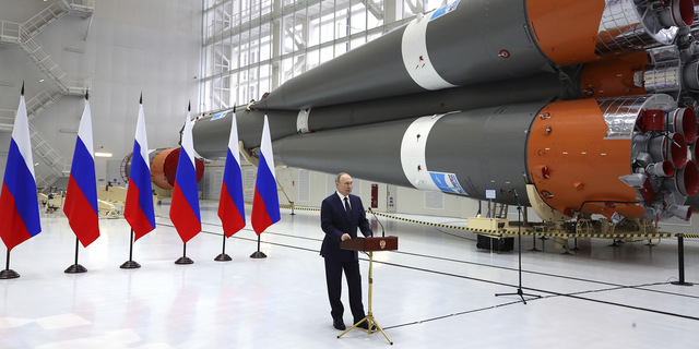 Der russische Präsident Wladimir Putin hält seine Rede am 12. 