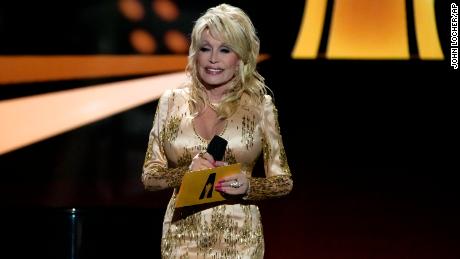 Rock &  Roll Hall of Fame, um Dolly Parton trotz ihrer Auswahl unter den Nominierten zu halten