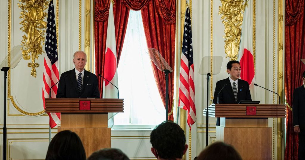 Biden sagt bei seinem ersten Besuch in Asien, er sei bereit, Taiwan mit Gewalt zu verteidigen