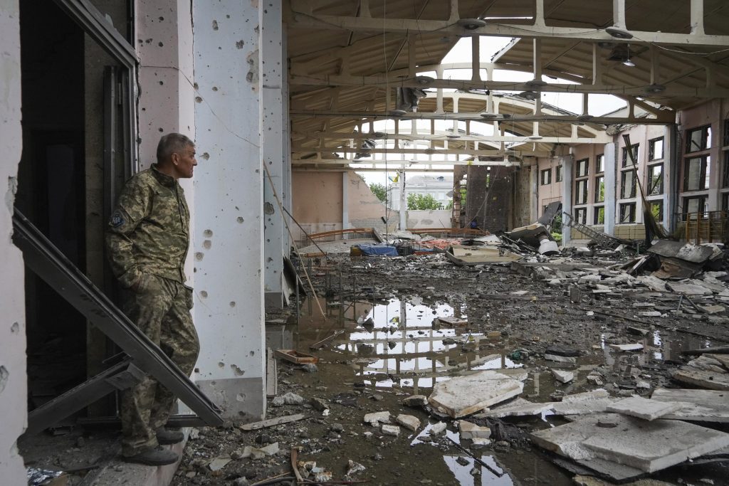 Die ukrainische Armee verlässt die verwüstete Stadt für befestigte Stellungen