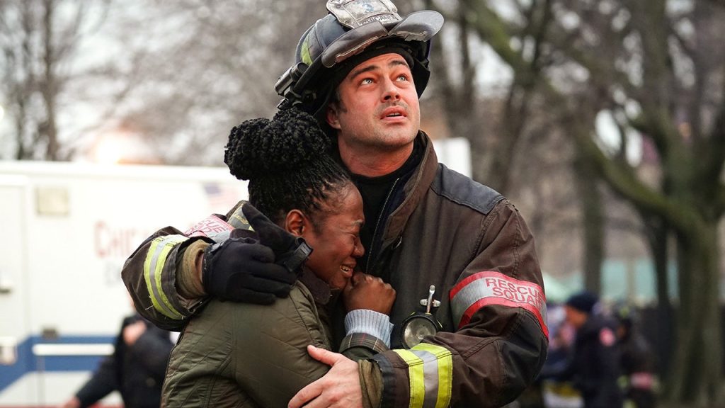 Der Manager des Bestattungsunternehmens sagte, die Schießerei auf das „Chicago Fire“ sei „unglaublich“, ein echtes Feuer in der Nähe habe die Szene „chaotisch“ gemacht.