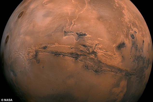 Wissenschaftler haben neue Beweise entdeckt, die darauf hindeuten, dass es auf dem Mars möglicherweise flüssiges Wasser gibt – ein Durchbruch in unseren langjährigen Bemühungen, festzustellen, ob der Rote Planet jemals Leben beherbergt hat.
