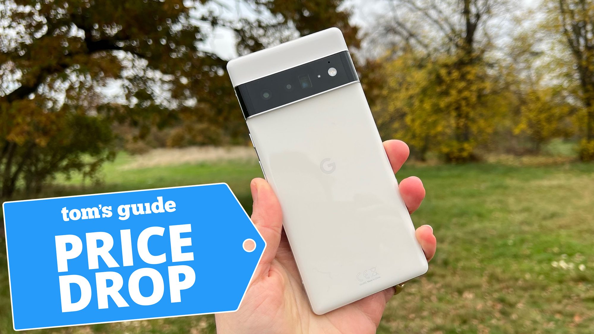 Google Pixel 6 Pro in Weiß mit Deal Card