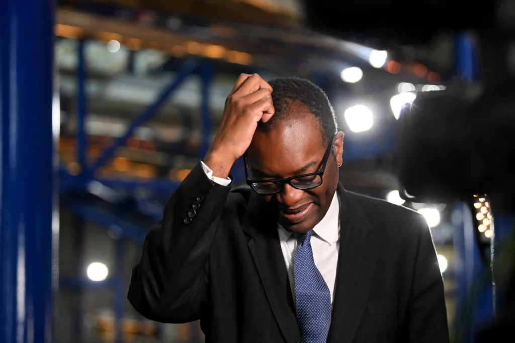 Der britische Kanzler Kwasi Quarting macht einen Rückzieher bei einer Senkung des Steuersatzes um 45 %