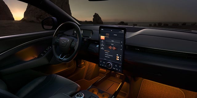 Der Mustang Mach-E bietet drei einzigartige Audioerlebnisse in der Kabine – Whisper, Engage und Unbridled.