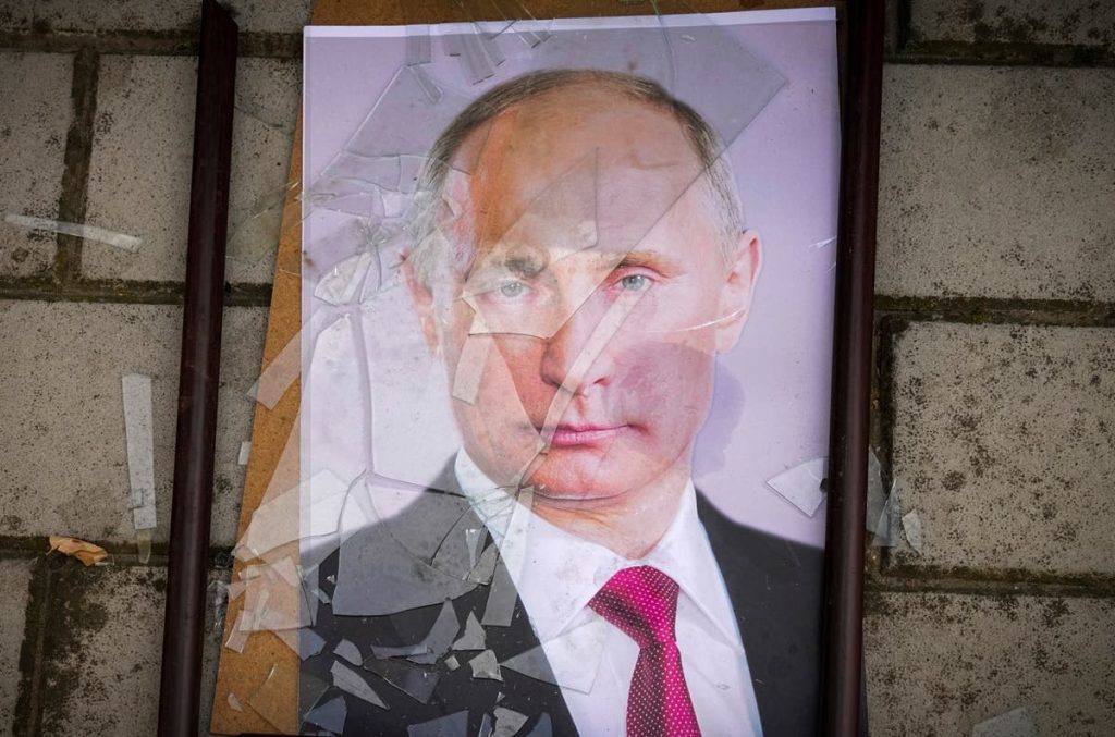 Selenskyjs Adjutant sagt, Wladimir Putin „lebe in Angst um sein Leben, während sich die Armee zurückzieht“